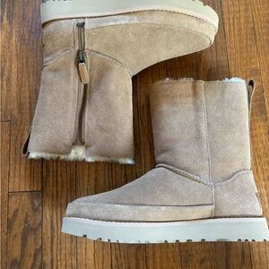 Like New UGG Cream Fur Lined Boots